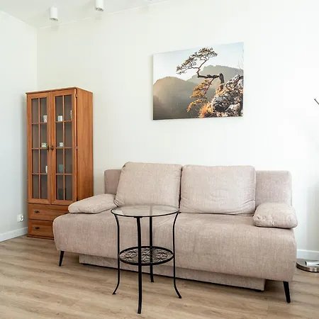 Rentplanet - Kameralna Apartamento